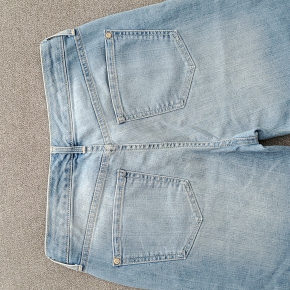 NINE WEST Floral Embroidered Hem Chrystie Capri Jeans SIZE: 4 - Picture 6 of 13